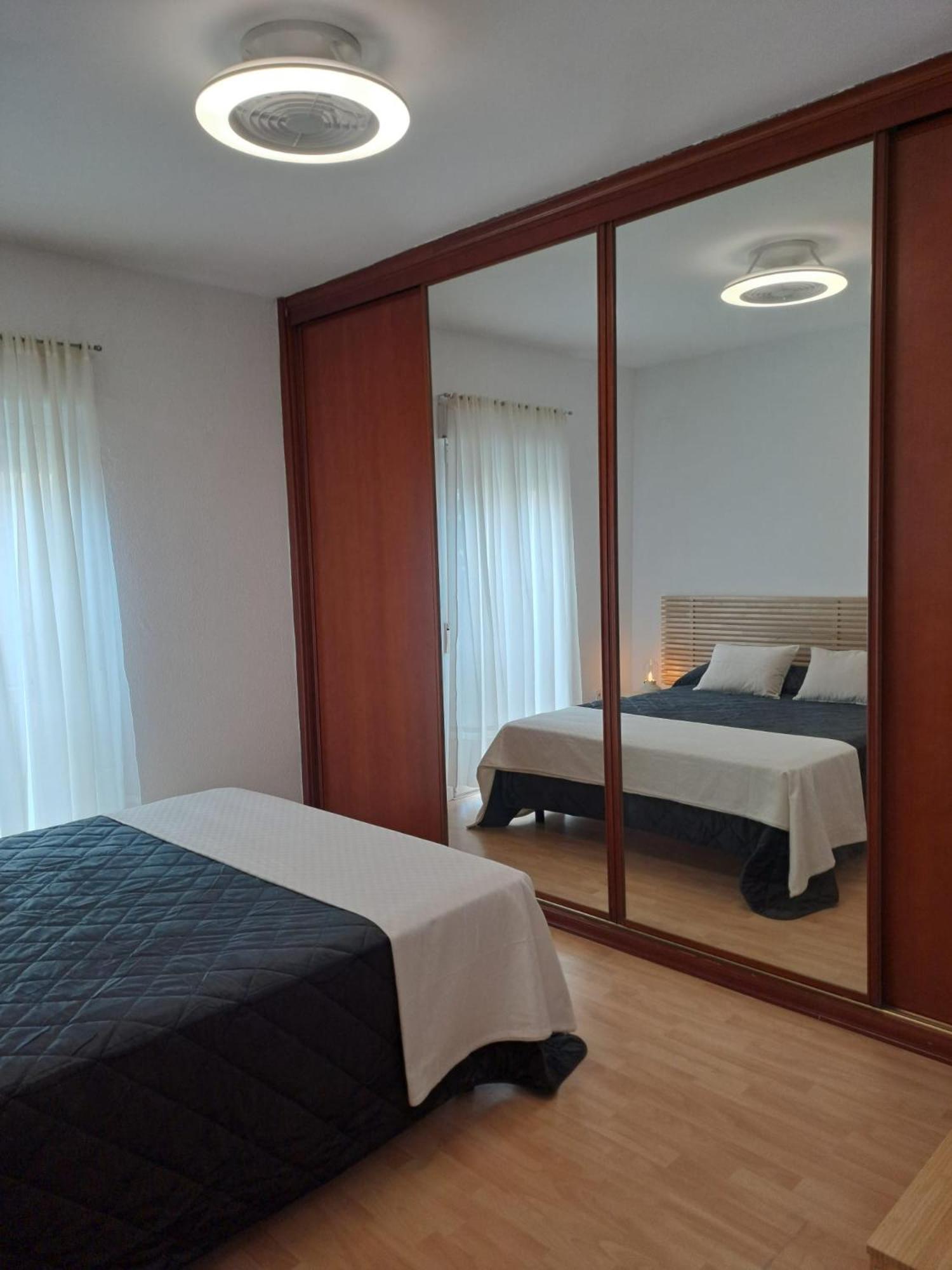 Apartamento Compartido Hab Privadas Playa De La Caleta Cadiz Exterior photo